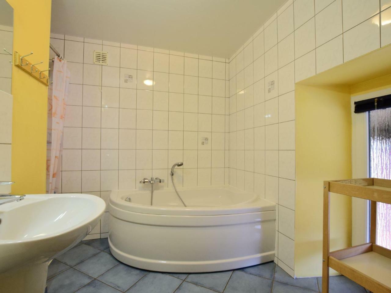 Comfortable Cottage In Neufmoulin With Meadow View Houffalize Zewnętrze zdjęcie
